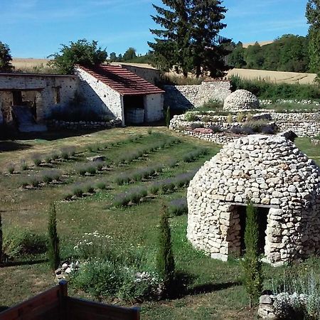 Les Bories En Champagne Villa Montlevon Bagian luar foto