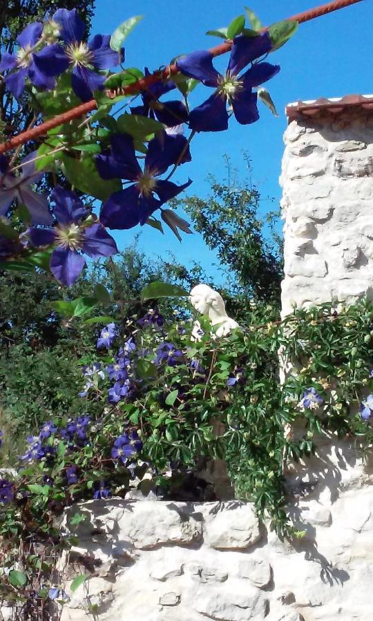 Les Bories En Champagne Villa Montlevon Bagian luar foto