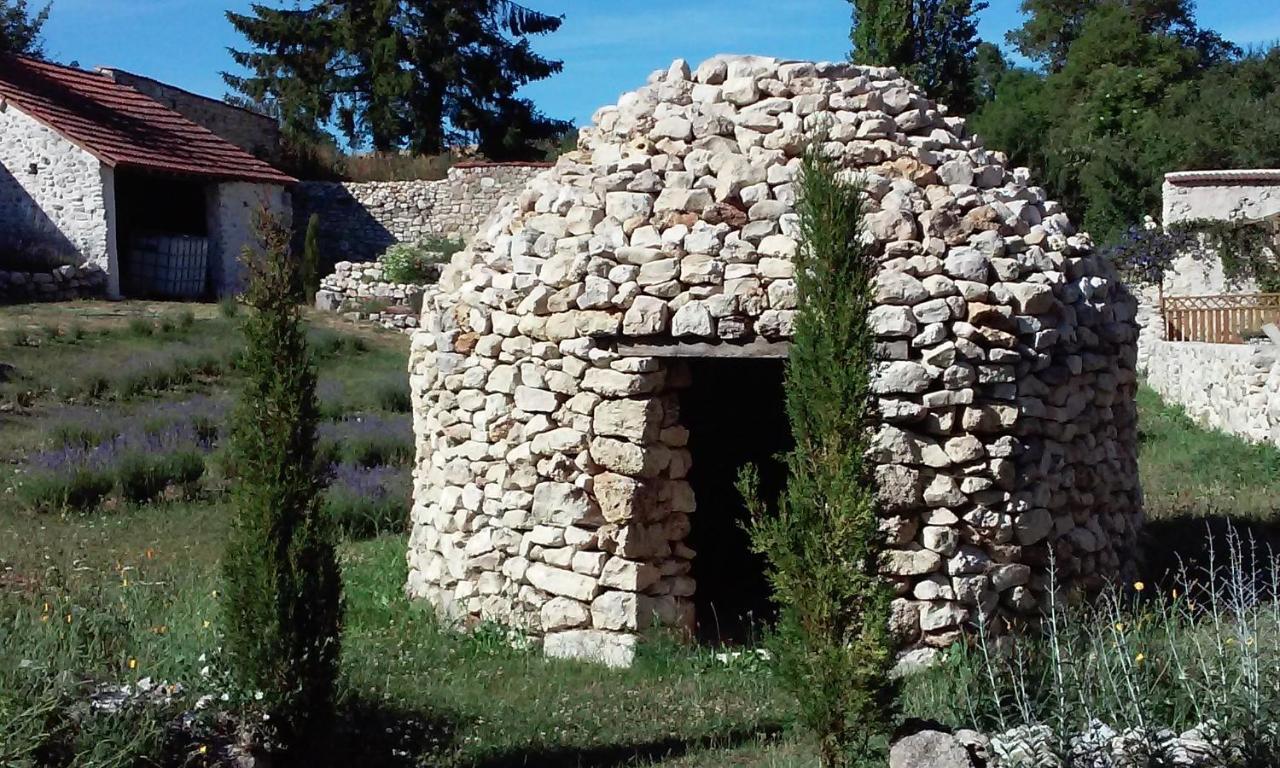 Les Bories En Champagne Villa Montlevon Bagian luar foto