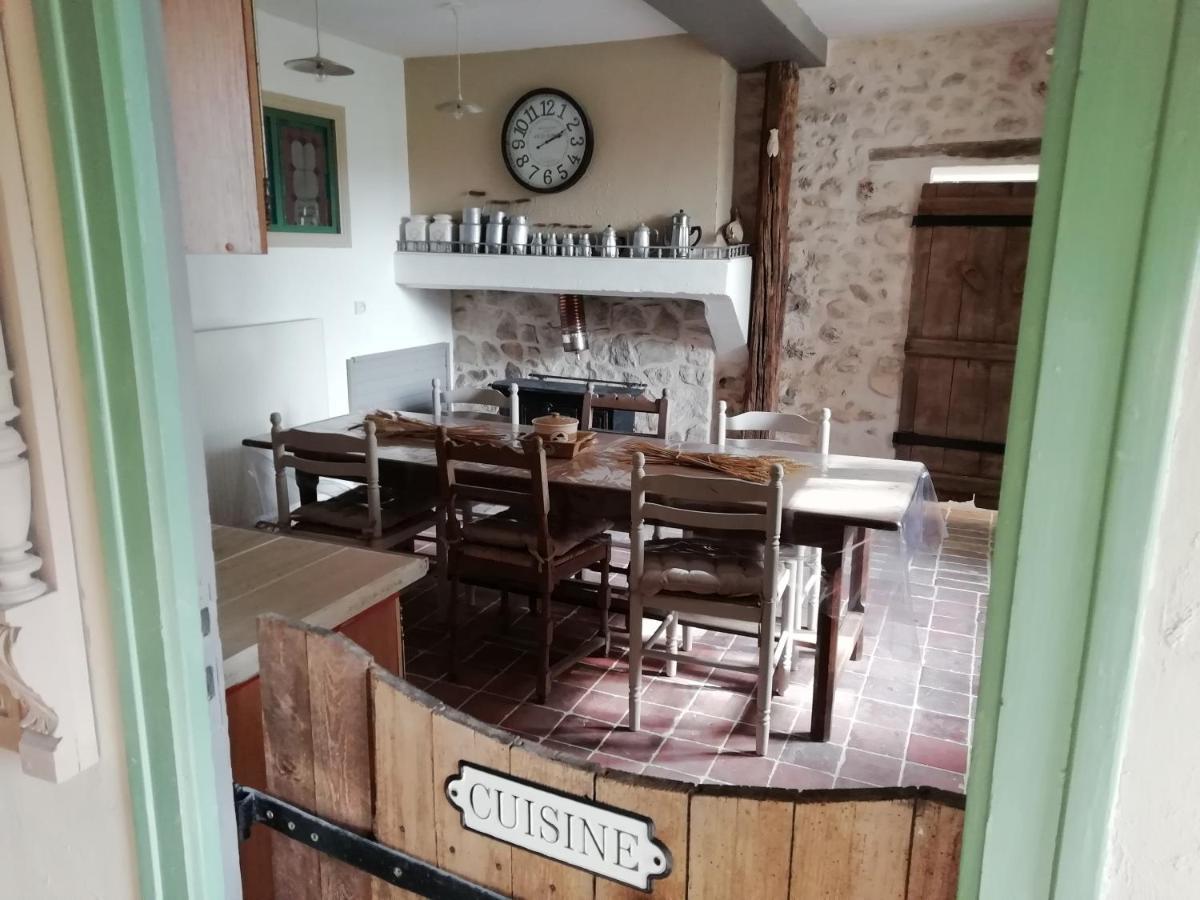 Les Bories En Champagne Villa Montlevon Bagian luar foto
