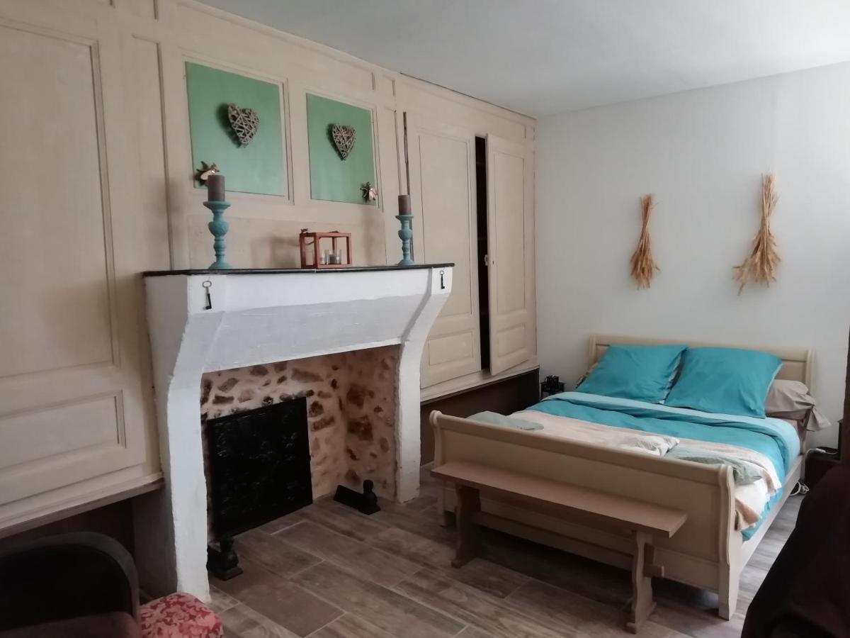 Les Bories En Champagne Villa Montlevon Bagian luar foto