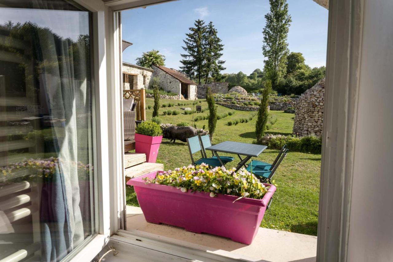 Les Bories En Champagne Villa Montlevon Bagian luar foto